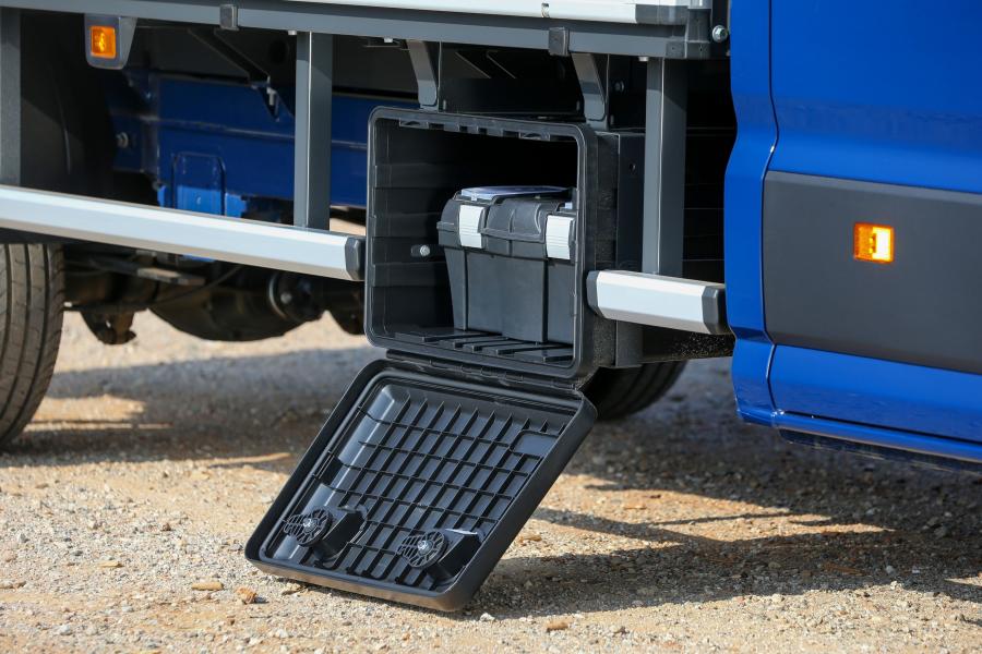 Детали экстерьера MAN TGE 5.180 Chassis Cab 2017 года  (фото 5 из 9)